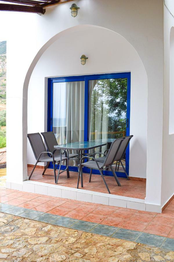 Muses Seaside Villas Parálion Ástros Екстериор снимка